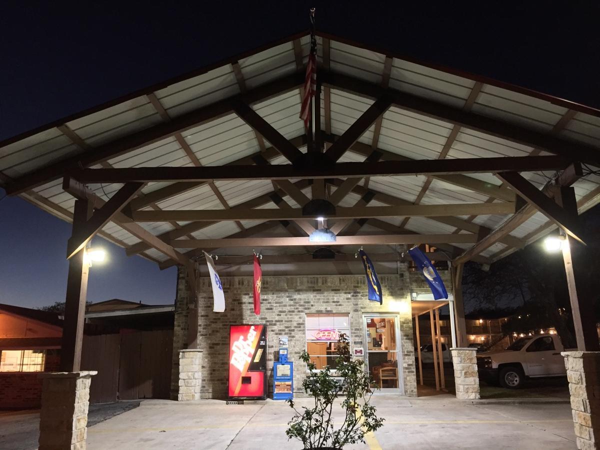 Ranch House Inn & Suites Темпл Экстерьер фото